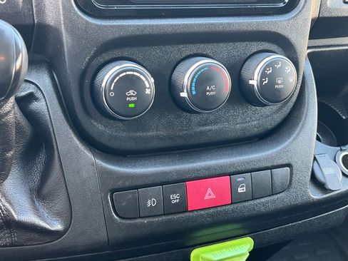 Used 2021 RAM ProMaster 2500 w/ Convenience Group FWD image 20