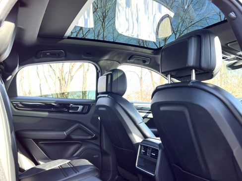 Certified 2023 Porsche Cayenne Coupe image 21