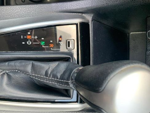 Used 2015 Toyota Corolla S image 15