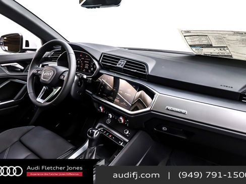 New 2025 Audi Q3 2.0T Premium image 5