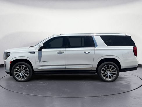 Used 2023 GMC Yukon XL Denali w/ Max Trailering Package AWD/4WD image 3