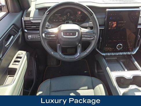 Used 2025 GMC Acadia AT4 w/ Super Cruise Package AWD/4WD image 3