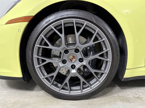 Certified 2025 Porsche 911 Carrera image 13