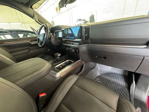 Used 2023 Chevrolet Silverado 1500 LT Trail Boss w/ LT Trail Boss Premium Package AWD/4WD image 30