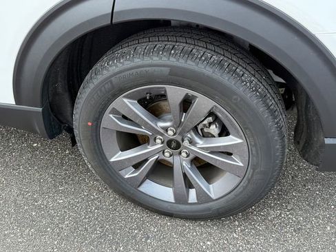 New 2026 Ford Explorer Active w/ Active Comfort Package image 10