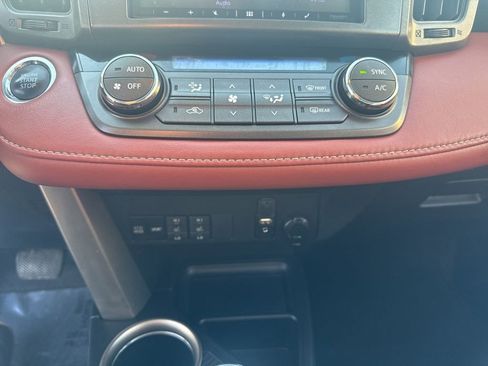 Used 2014 Toyota RAV4 Limited AWD/4WD image 23