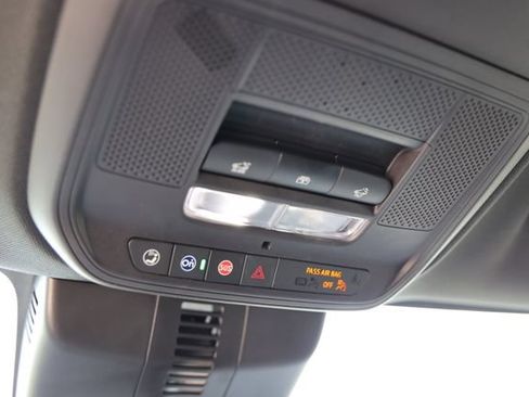 Used 2024 Chevrolet Traverse LT FWD image 27