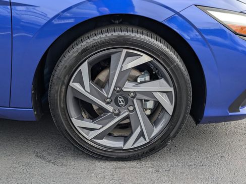 Certified 2025 Hyundai Elantra SEL w/ Cargo Package FWD image 8