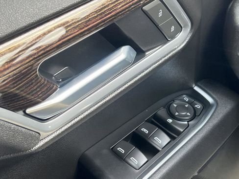 Used 2025 GMC Sierra 1500 Elevation image 26