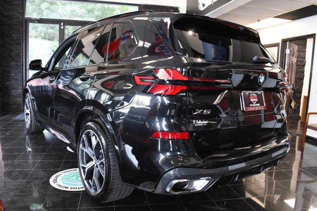 Used 2025 BMW X5 xDrive40i w/ M Sport Package AWD/4WD image 10