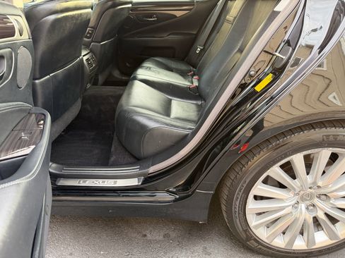 Used 2013 Lexus LS 460 AWD image 28