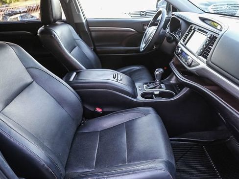 Used 2019 Toyota Highlander Limited AWD/4WD image 19