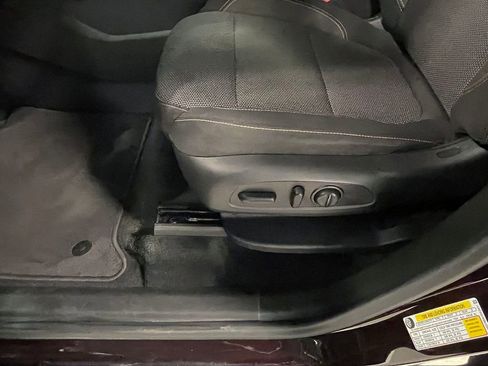 Used 2021 Chevrolet Traverse LT AWD/4WD image 23