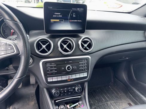 Used 2019 Mercedes-Benz GLA 250 4MATIC image 19