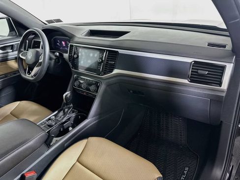 Certified 2023 Volkswagen Atlas Cross Sport SE AWD/4WD image 29