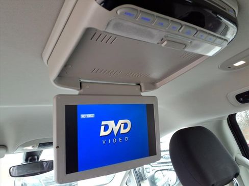 Used 2017 Chrysler Pacifica Touring image 11