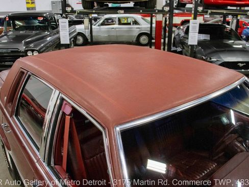 Used 1990 Cadillac Brougham image 14