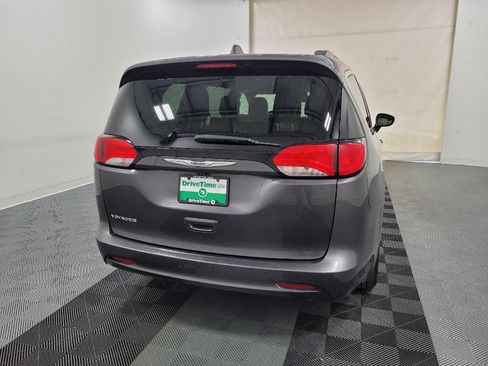 Used 2020 Chrysler Voyager Lxi FWD image 7