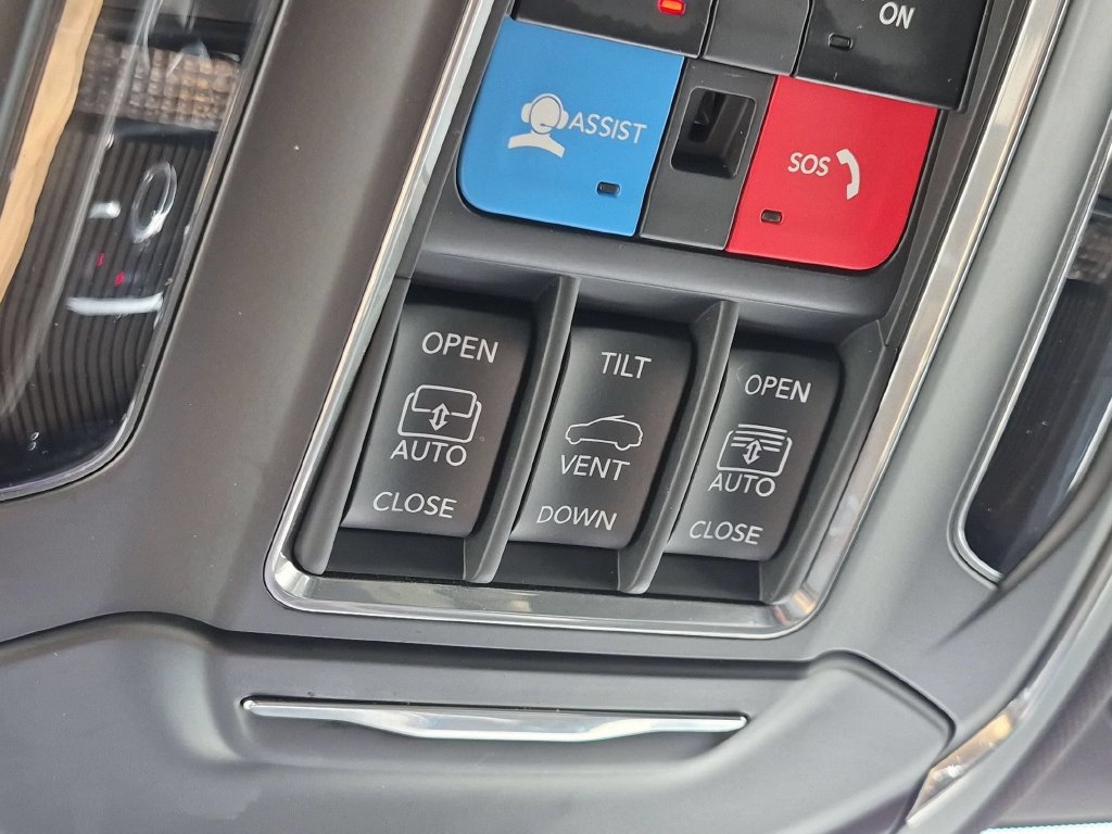Used 2025 Jeep Grand Cherokee Limited AWD/4WD image 21