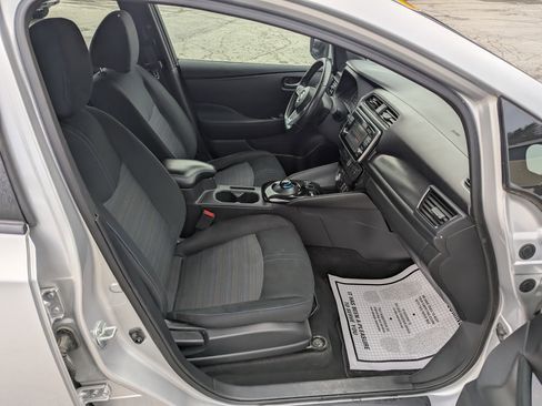 Used 2019 Nissan Leaf SV w/ SV All Weather Package image 17