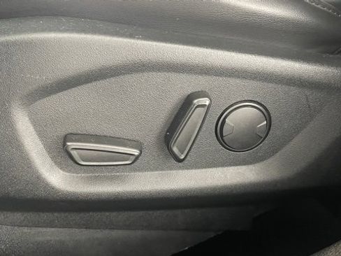 Used 2019 Ford Explorer XLT w/ Equipment Group 202A image 35