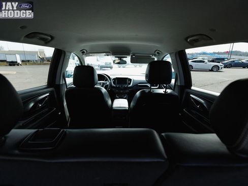 Used 2024 GMC Terrain SLT image 4