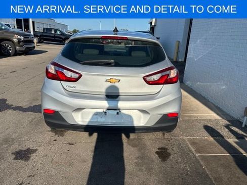 Used 2019 Chevrolet Cruze LS w/ LS Convenience Package FWD image 10