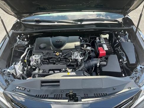 Used 2018 Toyota Camry SE w/ Moonroof Package FWD image 29