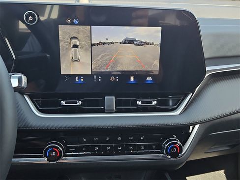 New 2026 Chevrolet Equinox LT w/ Convenience Package II image 24