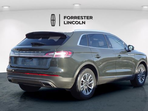 Used 2022 Lincoln Nautilus AWD w/ Premium Package image 3