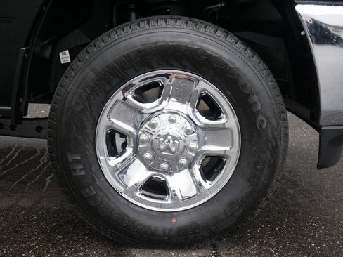 Used 2024 RAM 2500 Tradesman w/ Chrome Appearance Group image 13