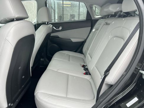 Used 2022 Hyundai Kona Limited image 29