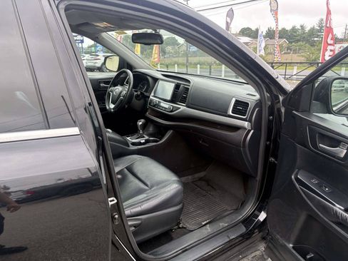 Used 2015 Toyota Highlander XLE AWD/4WD image 22