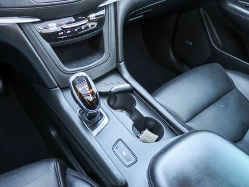 Used 2019 Cadillac XT5 Luxury image 39