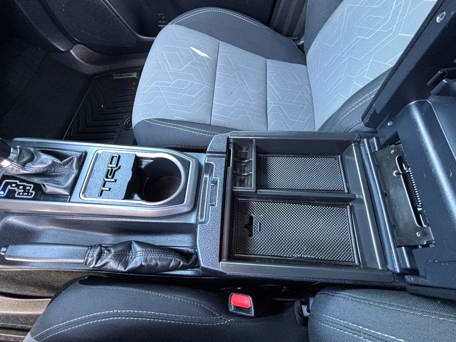 Used 2020 Toyota Tacoma TRD Sport w/ Technology Package RWD image 18