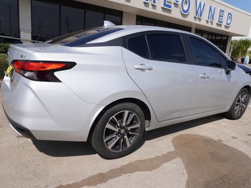 Used 2021 Nissan Versa SV image 6