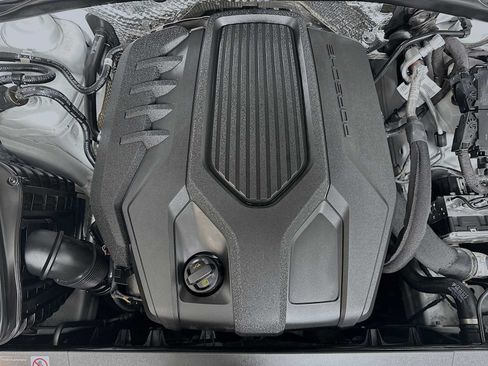 Certified 2026 Porsche Macan AWD/4WD image 31