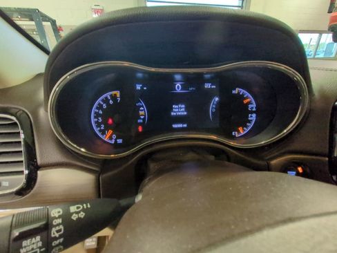 Used 2019 Jeep Grand Cherokee Overland image 16