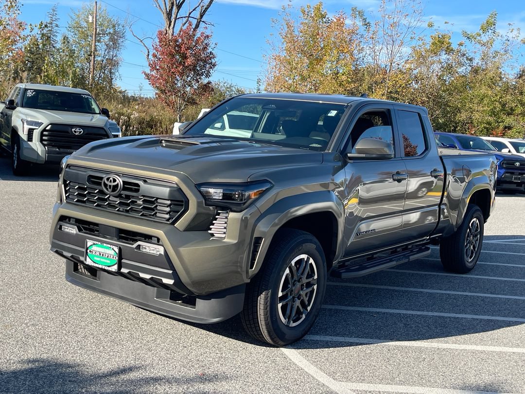 Used 2025 Toyota Tacoma TRD Sport AWD/4WD image 13