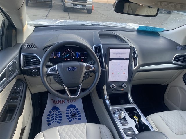 Used 2024 Ford Edge Titanium AWD/4WD image 17