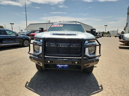 Used 2021 Chevrolet Silverado 2500 LT w/ Texas Edition AWD/4WD image 2