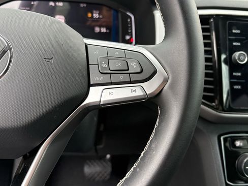 Used 2023 Volkswagen Atlas Cross Sport SE image 16