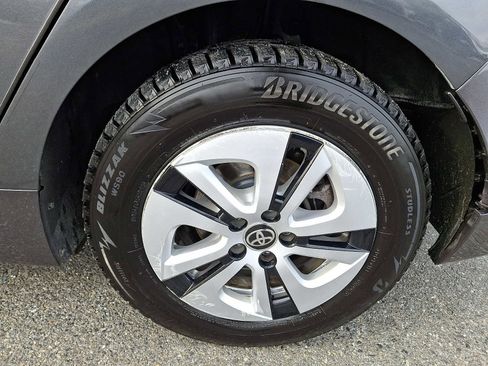 Used 2016 Toyota Prius Four image 7