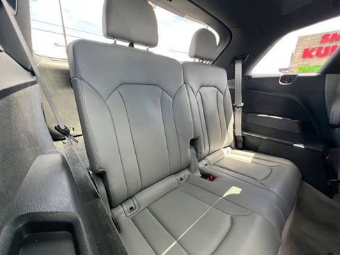 Used 2017 Audi Q7 3.0T Premium Plus w/ Premium Plus Package AWD/4WD image 30