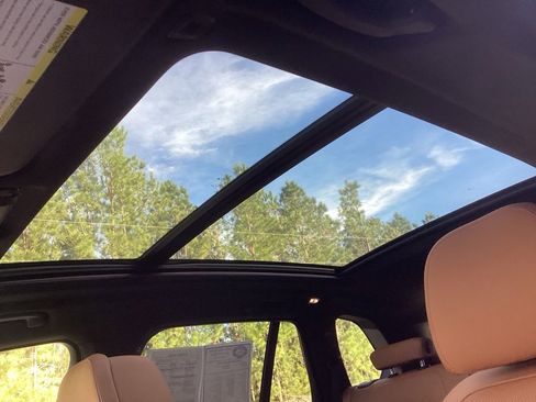 Used 2022 BMW X5 sDrive40i w/ M Sport Package image 73