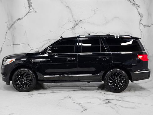 Used 2021 Lincoln Navigator Reserve AWD/4WD image 12