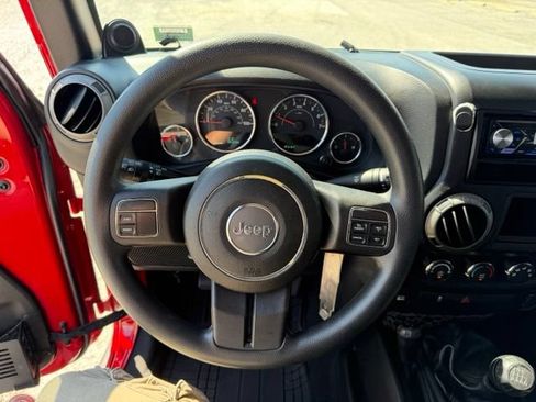 Used 2013 Jeep Wrangler Sport AWD/4WD image 5