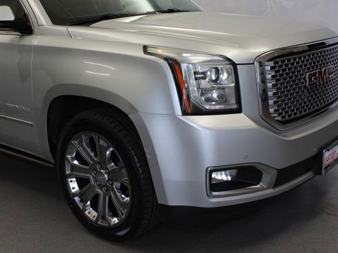 Used 2016 GMC Yukon Denali w/ Open Road Package AWD/4WD image 3