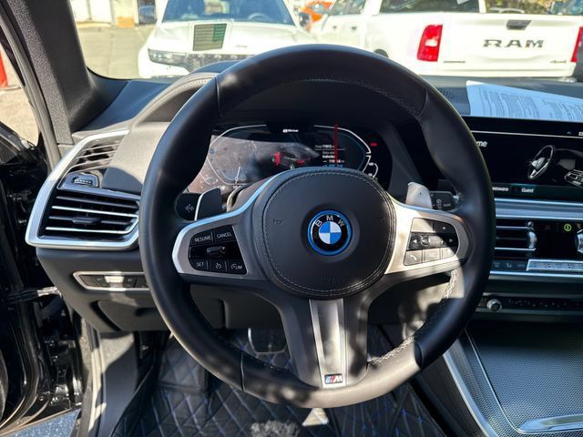 Used 2022 BMW X5 xDrive45e w/ M Sport Package AWD/4WD image 18