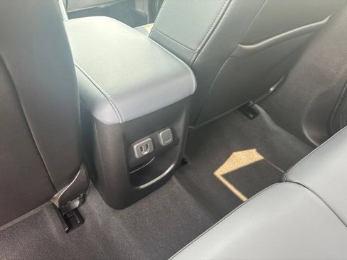 Used 2021 Chevrolet Colorado Z71 w/ Safety Package AWD/4WD image 18